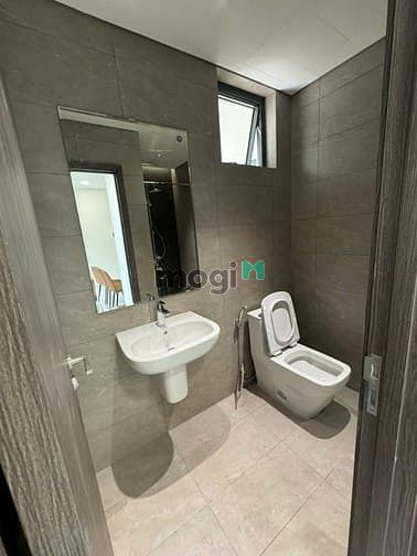 Hình ảnh Cho thuê căn 2PN 2WC 86m2 full nội thất Diamond Centery view hồ bơi