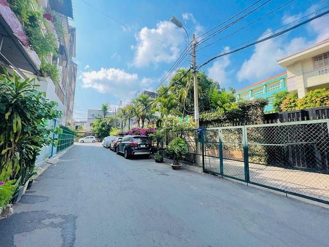 Hình ảnh Cho thuê biệt thự hẻm Phan Văn Trị - DT đất 1200m2 biệt thự + sân vườn