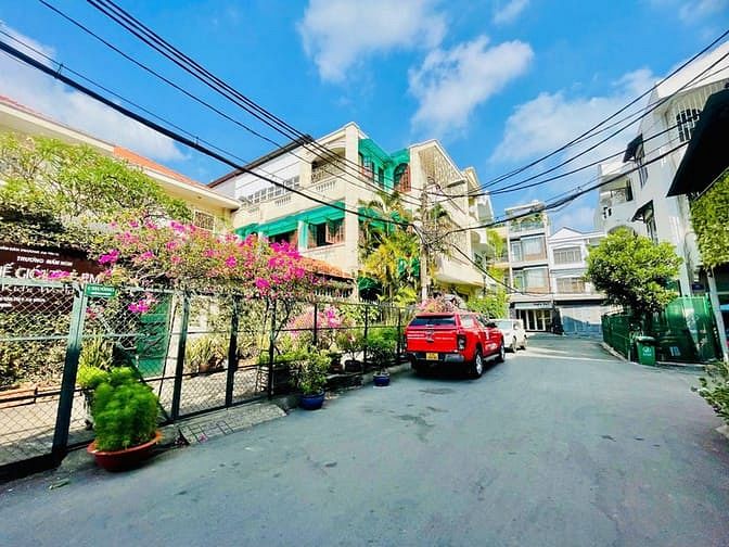 Hình ảnh Cho thuê biệt thự hẻm Phan Văn Trị - DT đất 1200m2 biệt thự + sân vườn