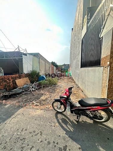 Hình ảnh Bấn đất 1 sẹc Nguyễn Văn Tiên ngang 6x22m sỏ hồng, thổ cư