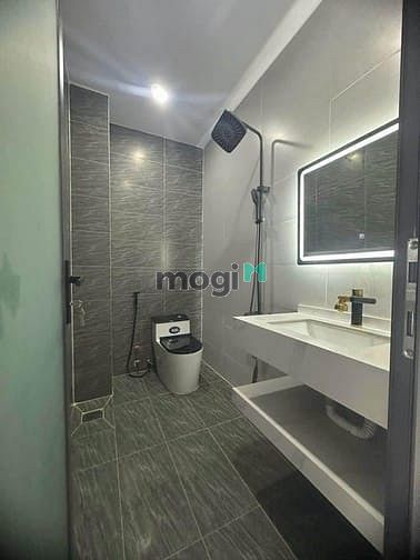 Hình ảnh Giảm mạnh nhà Tôn Thất Thuyết Q.4 4,3mx9,5m 4PN 5WC