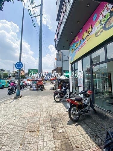 Hình ảnh Cho thuê nhà đối điện Đầm Sen - Lạc Long Quân - Quận 11