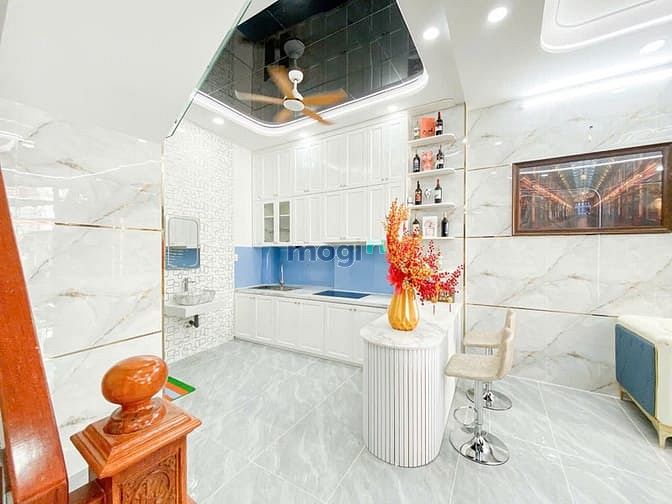 Hình ảnh Biệt thự full nội thất mới xây ngay ngã tư hòa bình và lũy bán bích.