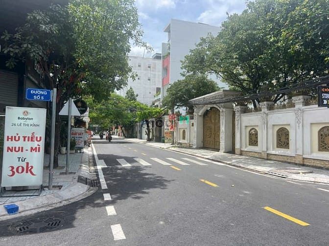Hình ảnh Đất được xd hầm và 7 tầng, đường 12 m. Gần RMIT. 10*20.