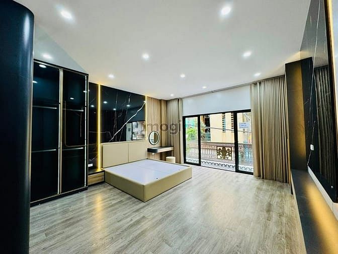 Hình ảnh Siêu phẩm mặt phố Hoàng Mai | 45m2 x 6 tầng | MT 4m | Giá 17.9 tỷ