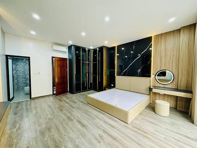 Hình ảnh Siêu phẩm mặt phố Hoàng Mai | 45m2 x 6 tầng | MT 4m | Giá 17.9 tỷ
