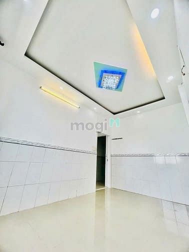 Hình ảnh Nhà 2 lầu, 4 phòng ngủ, hẻm 8 mét, đường Lê Văn Quới