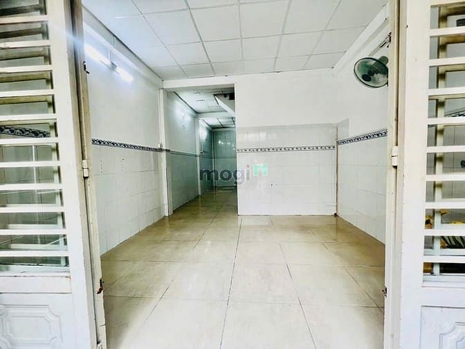 Hình ảnh Nhà 2 lầu, 4 phòng ngủ, hẻm 8 mét, đường Lê Văn Quới