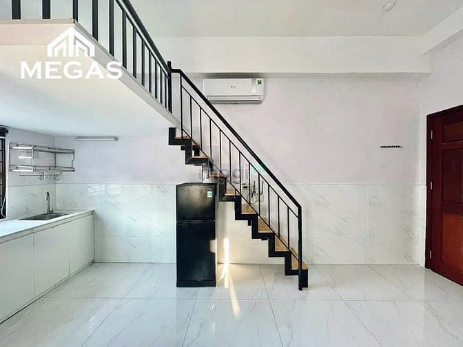 Hình ảnh Cho Thuê Duplex Cửa Sổ Trời Ngay Etown Cộng Hoà - Hoàng Hoa Thám