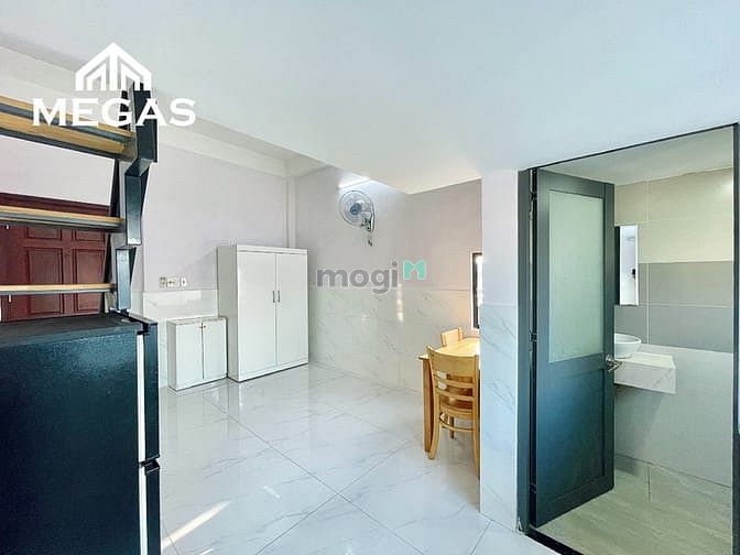 Hình ảnh Cho Thuê Duplex Cửa Sổ Trời Ngay Etown Cộng Hoà - Hoàng Hoa Thám