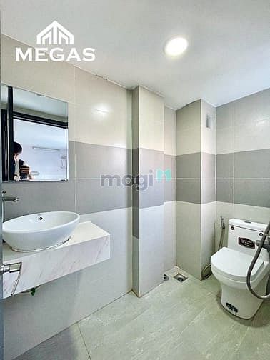 Hình ảnh Cho Thuê Duplex Cửa Sổ Trời Ngay Etown Cộng Hoà - Hoàng Hoa Thám