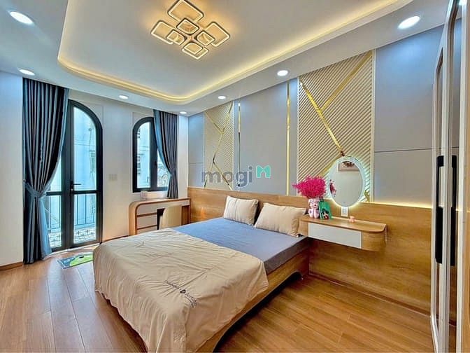 Hình ảnh MẶT TIỀN Phan Xích Long - 40m2- 4 Tầng - Chỉ hơn 9 tỷ