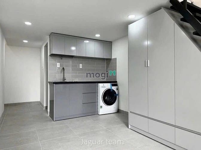 Hình ảnh Cho Thuê Duplex Gác Cao Ban công Ngay Nhất Chi Mai - Hoàng Hoa Thám