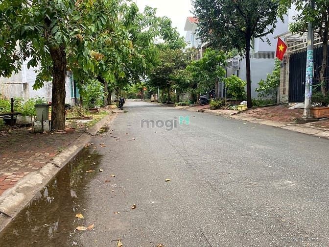 Hình ảnh Bán Lô Đất 90m2 Đường Số 16 KDC Nam Long Phước Long B