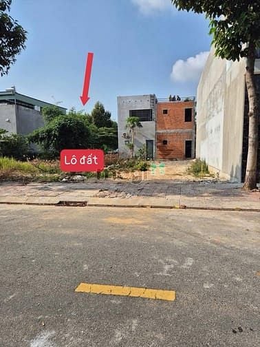 Hình ảnh Cần bán lô đất 85m2 ngay cổng Vsip Bình Dương. Mặt tiền đường 746