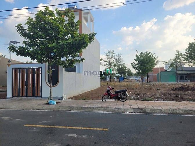 Hình ảnh Cần bán lô đất 85m2 ngay cổng Vsip Bình Dương. Mặt tiền đường 746