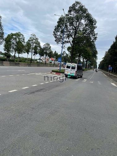 Hình ảnh Anh chị cần Trang MB66.COM Chính Thức - MB 66 Uy Tín đất Bình Dương thì gọi e có mấy vị trí đối diện KCN