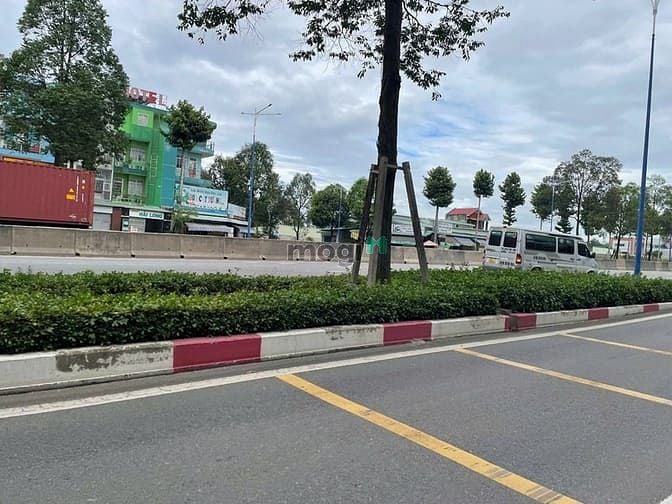 Hình ảnh Anh chị cần Trang MB66.COM Chính Thức - MB 66 Uy Tín đất Bình Dương thì gọi e có mấy vị trí đối diện KCN