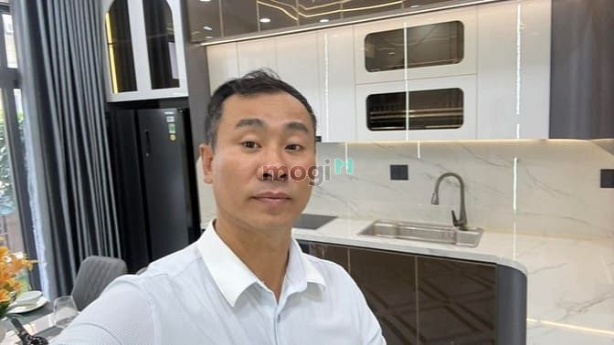 Hình ảnh Nhà đẹp Tân Bình có tháng máy Xe hơi đậu ngày đêm