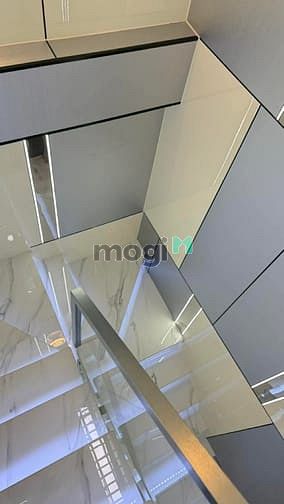 Hình ảnh Nhà đẹp Tân Bình có tháng máy Xe hơi đậu ngày đêm