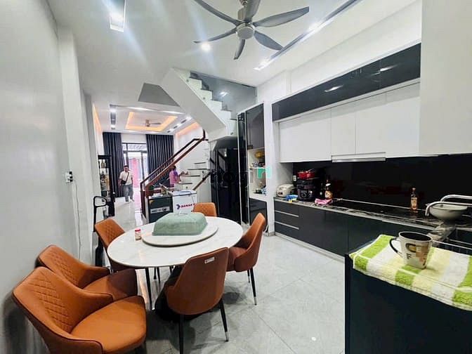 Hình ảnh Siêu phẩm 4 tầng kiên cố KDC cao cấp Lê Văn Chí - 90m2