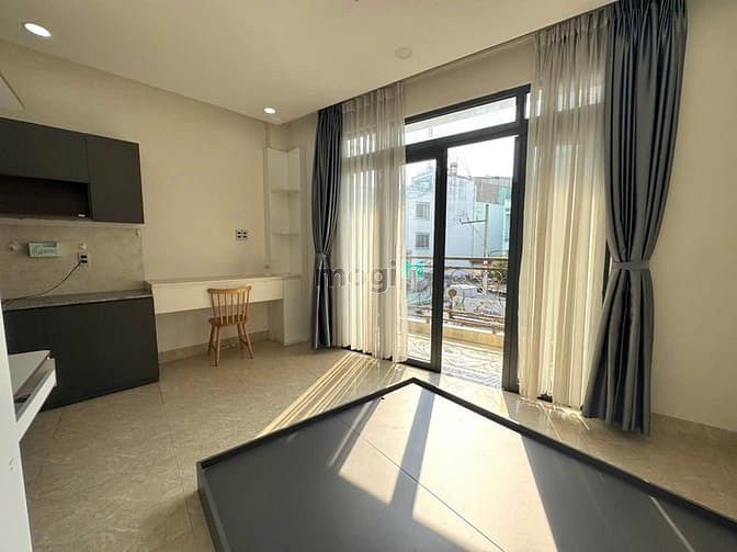 Hình ảnh Balcony Studio Thang Máy Full Nội Thất Ngay Phan Xích Long