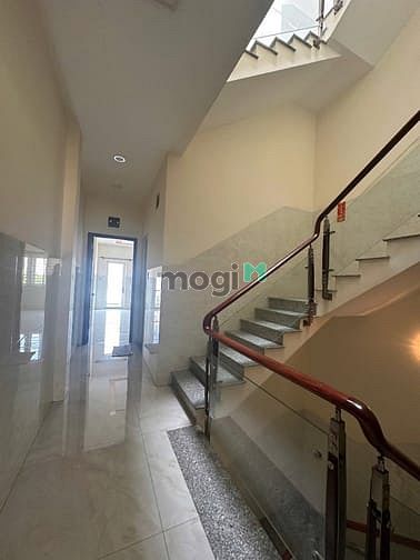 Hình ảnh Cho thuê nhà đường số 3 Đối diện chợ Phú Lâm Quận 6