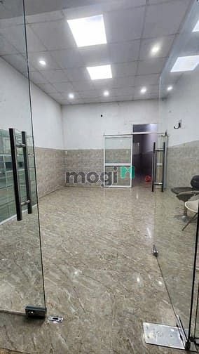 Hình ảnh Cho thuê nhà trong chợ Phú Định P12 Q6