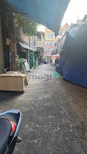 Hình ảnh Cho thuê nhà trong chợ Phú Định P12 Q6