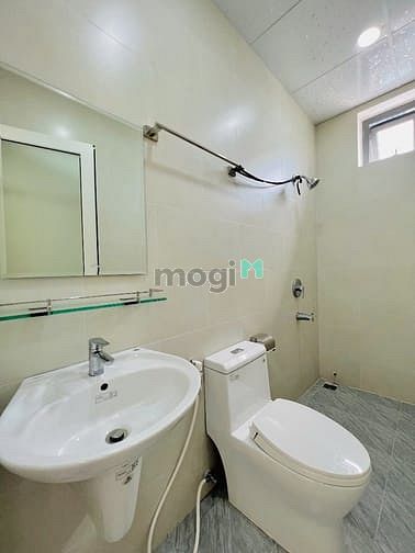 Hình ảnh Studio Cửa Sổ Hầm Xe Thang Máy Bảo Vệ Ngay Trần Quang Khải Quận 1