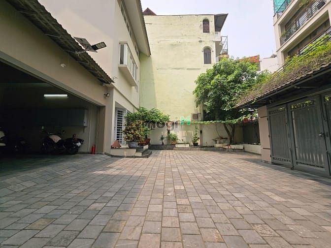 Hình ảnh Phố Nguyễn Văn Cừ - Ô Tô Tránh – 291 M2 3 T – MT 9.5 M – Giá 72.8 T