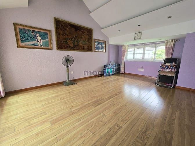 Hình ảnh Phố Nguyễn Văn Cừ - Ô Tô Tránh – 291 M2 3 T – MT 9.5 M – Giá 72.8 T