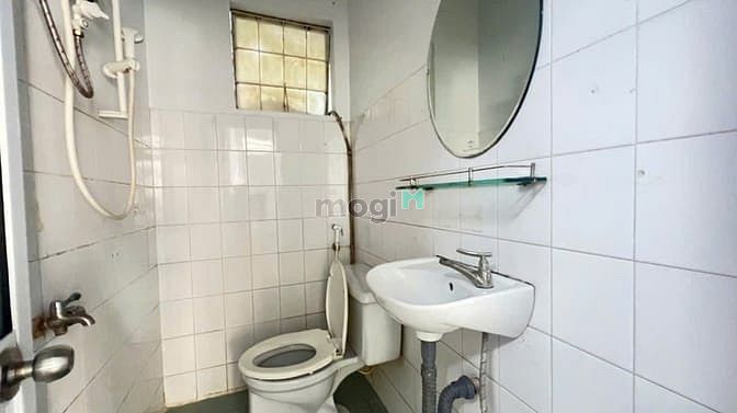 Hình ảnh Cho thuê căn 68m2 có 2p ngủ, NTCB ở C/c Phan Xích Long giá 8tr5