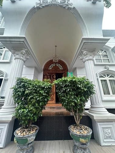 Hình ảnh Cần bán dinh thự đẳng cấp khu tên lửa 900m2 sàn - 19m x 20m