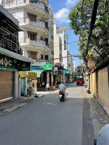 Hình ảnh 🏢 Tòa nhà có hầm & thang máy , 6 tầng – Cao Thắng, Quận 10