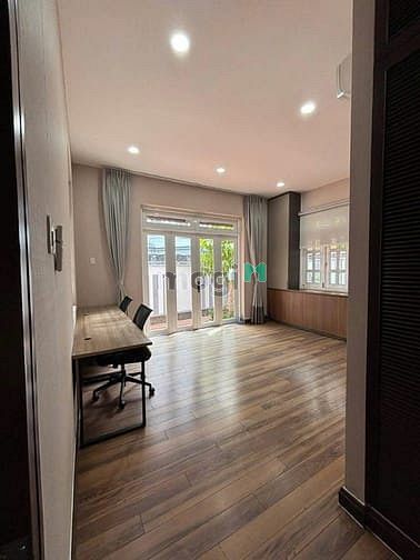Hình ảnh ⭕Cho thuê biệt thự sân vườn, ngay cầu Sài Gòn, diện tích đất 305m²,4Pn