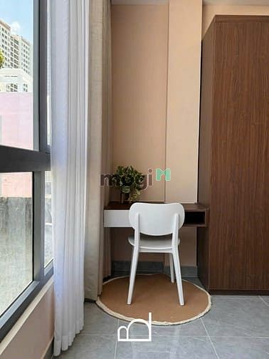 Hình ảnh Căn Hộ 1PN Ban Công Hiện Đại Với Đầy Đủ Nội Thất Mới Ngay Cầu Thủ Thiê