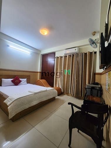 Hình ảnh Khách sạn mặt tiền Ung Văn Khiêm 105m2 8 tầng thang máy dòng tiền tốt