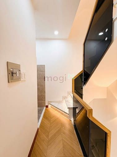 Hình ảnh Nhà Võ Văn Tần Quận 3, 27m2 nở hậu, 3 tầng sân thượng, tặng nội thất