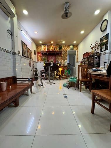 Hình ảnh Nhà Quận 11 - DT 4m x 17m - 2 Tầng - Vị trí đẹp, tiện ích đầy đủ