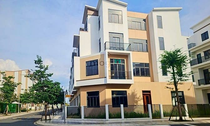 Hình ảnh Chuyển nhượng căn shophouse số SH05 trục Thái sơn 3, sát trường FPT