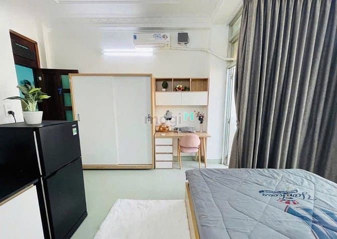 Hình ảnh Phòng trọ ban công ngay trung tâm CMT8, gần ĐH Huflit, ĐH Văn Hiến