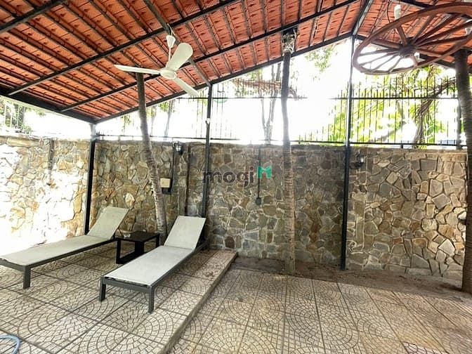 Hình ảnh MT Quốc Hương, Thảo Điền, - 3 tầng đẹp , full nội thất (18x24m). 140tr