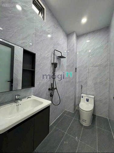 Hình ảnh Nhà 1 trệt 2 lầu diện tích sử dụng 200 m2 ở thành phố thủ dầu một