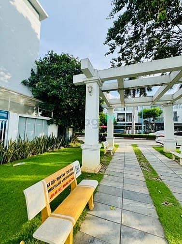Hình ảnh Nhà Compound Mega Village Khang Điền- 3 Tầng - 3PN 3WC -Sân Ô Tô Riêng