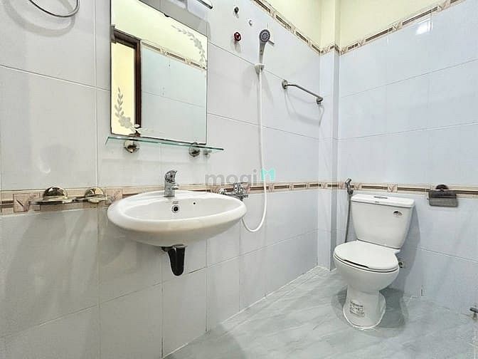 Hình ảnh Cho Thuê CHDV 1 phòng ngủ ban công mới xây Q7 full nội thất, gần lotte