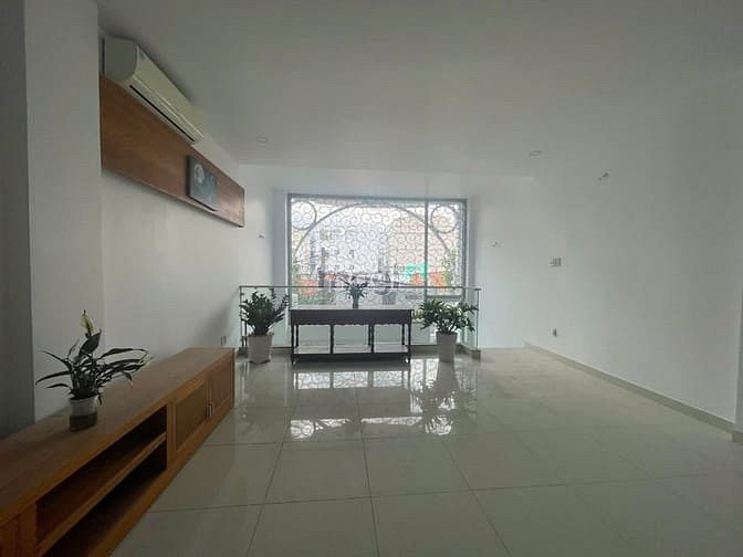 Hình ảnh Nhà đường Thái Ly, Q2 cực đẹp (5x18m), 1trệt lửng, 3 lầu 8PN. Giá 65tr