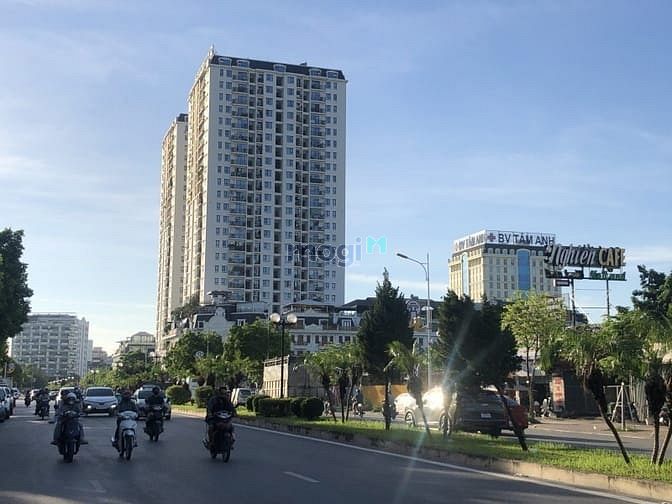 Hình ảnh Hồng Tiến – Long Biên – Ô TÔ – 85 M2 – 3 T – MT 6.9 M – Giá 18.3 Tỷ.