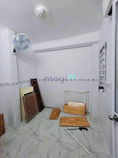Hình ảnh Nhỉnh 3 Tỷ - Nhà Bán Trần Nhân Tôn Quận 5 18M2 2 Tầng 2 PN