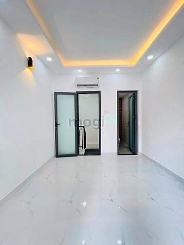 Hình ảnh Nhà Đẹp Lý Chính Thắng Quận 3 - Hẻm 3M - 20M2 2 Tầng - 2 Tỷ 99